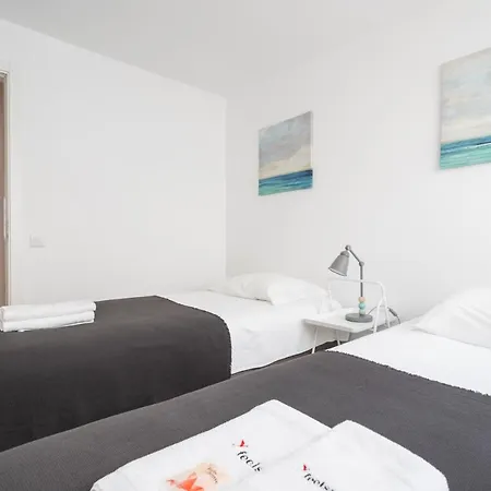 Flh Cozy House With Terrace Vakantiehuis