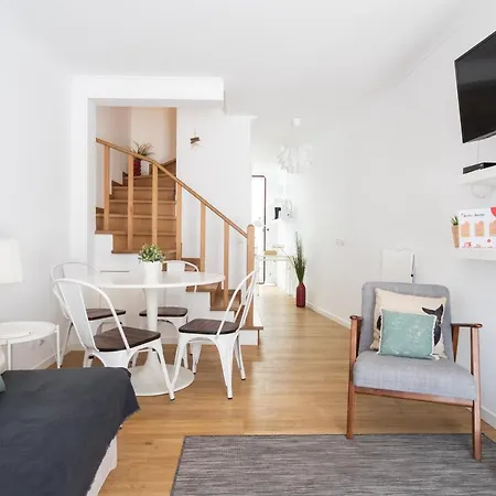 Vakantiehuis Flh Cozy House With Terrace *